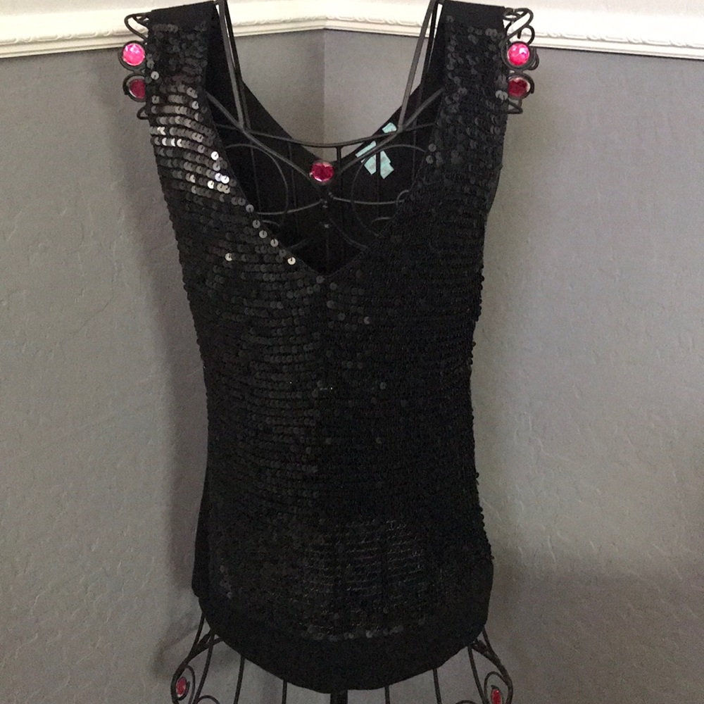 Black sequin vneck sleeveless shirt